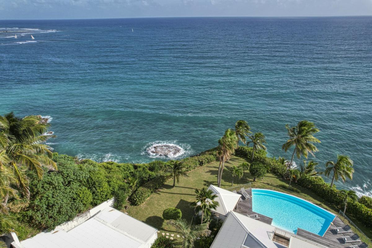 51.Location villa piscine Sainte Anne Guadeloupe_vue ensemble